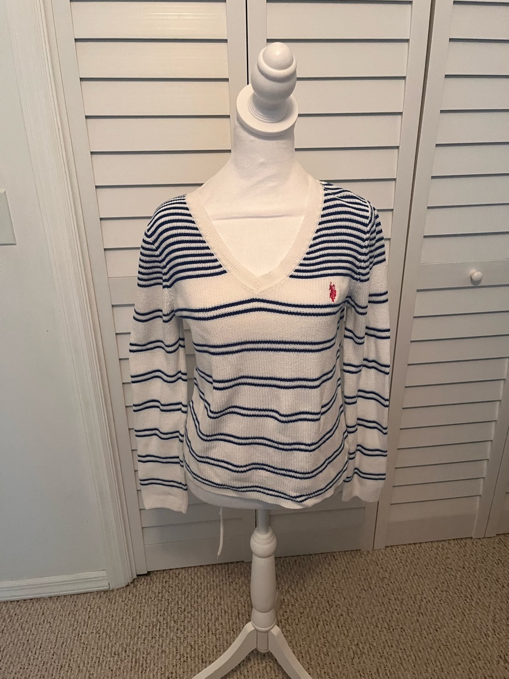 US POLO ASSN WOMEN'S SWEATER NAUTICAL STRIPED V-NECK WHITE BLUE Medium